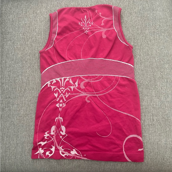 Athleta pink print compression top - Picture 2 of 3